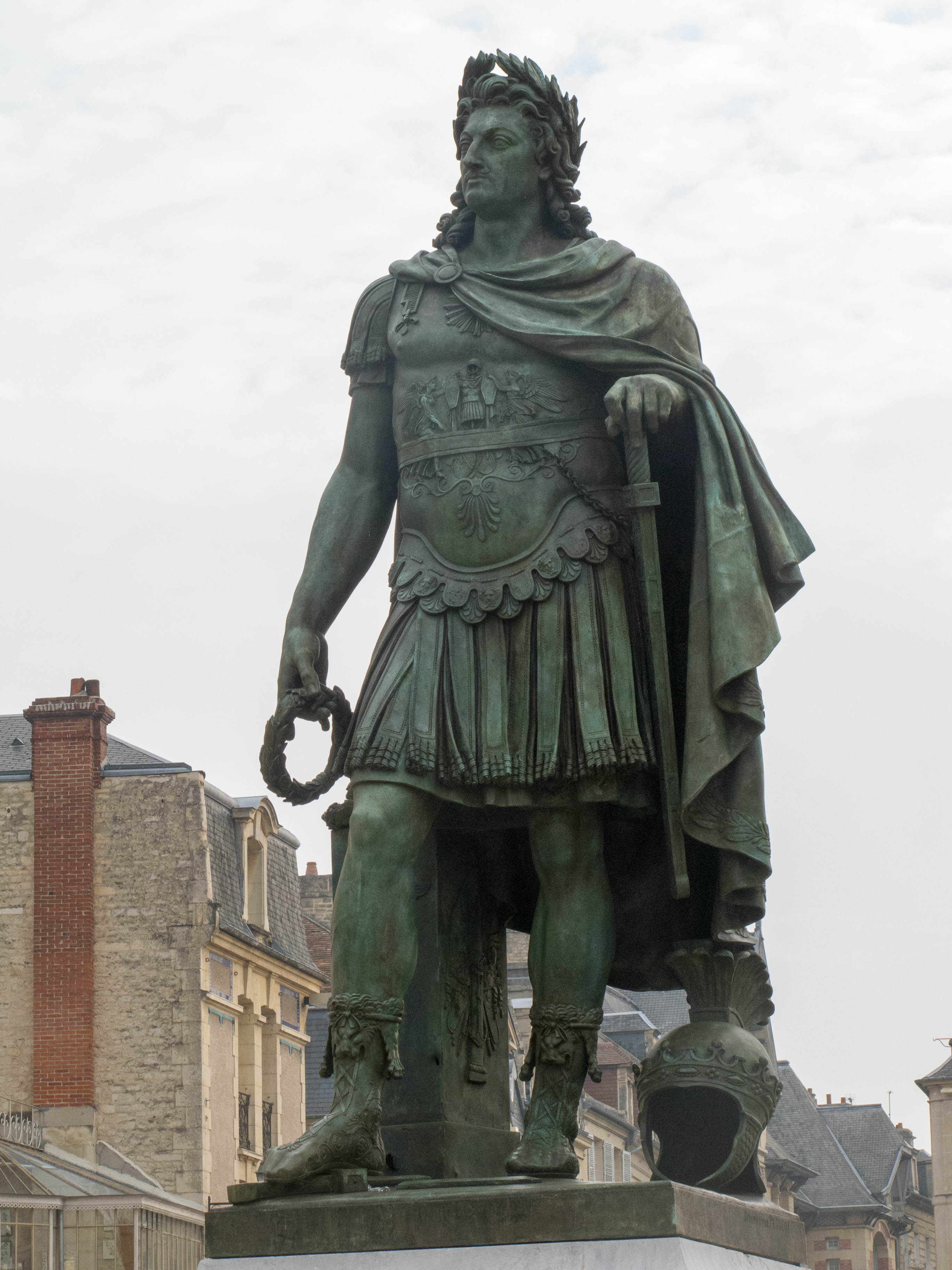 Statue de Louis IX